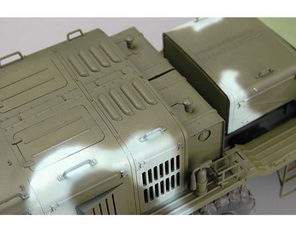 1/35 MAZ/KZKT-537L Cargo Truck