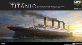 1/400 Titanic (MCP Version) MCP = Multi Coloured Parts)