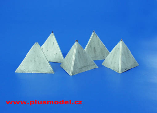 1/35 Protitankové betonové zátarasy - jehlany, Set I